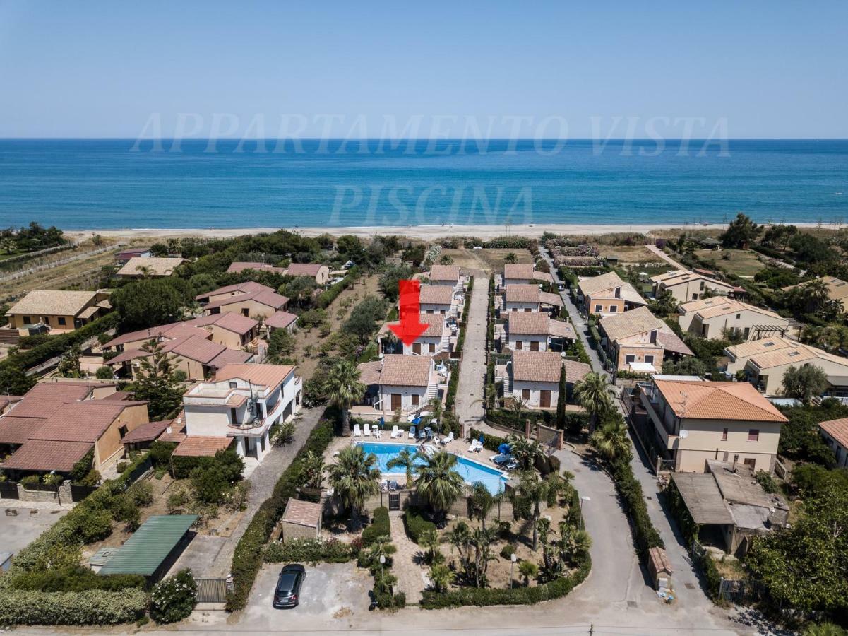 Mansarda Con Vista Piscina Villa Campofelice Di Roccella Exterior photo